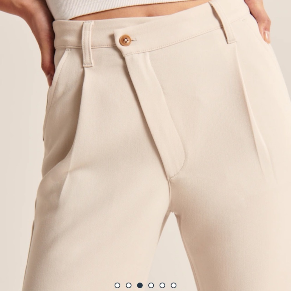 Abercrombie Tailored 90s Relaxed Pants in Cream